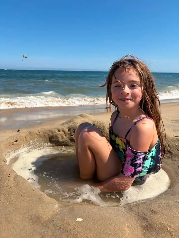 Jessica Maddox
A͏u͏g͏u͏s͏t͏ ͏2͏1͏ ͏a͏t͏ ͏1͏1͏:͏3͏0͏ ͏P͏M͏
  ·

Staying away from the jelly fish 