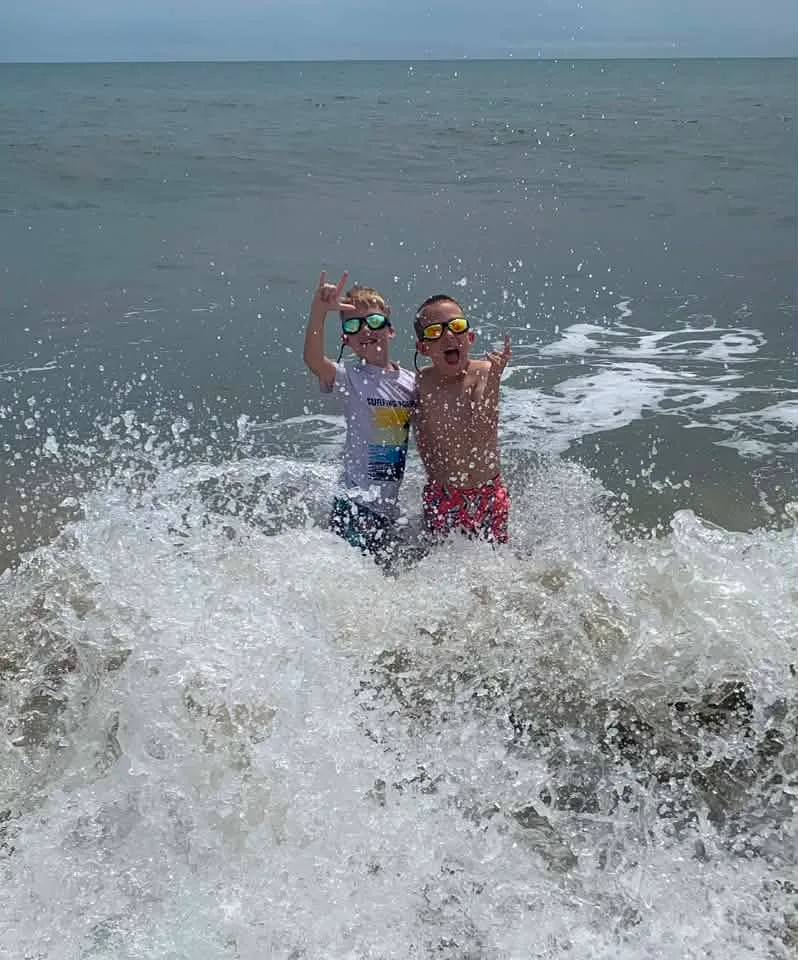 kids in the waves in ocmd