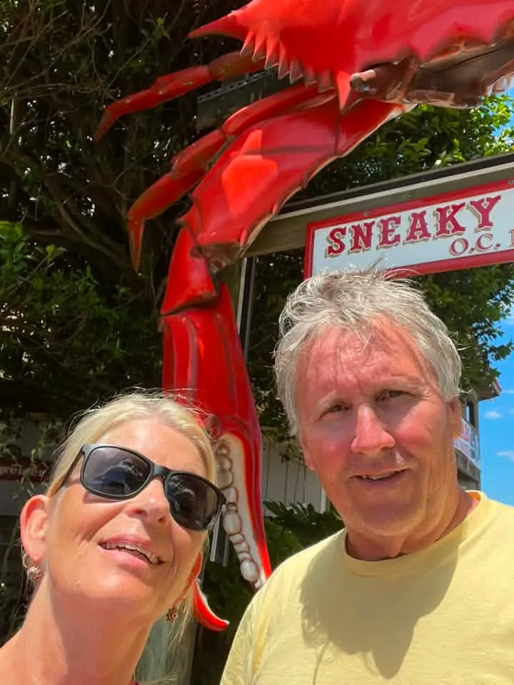 couple enjoying crabs in ocmd