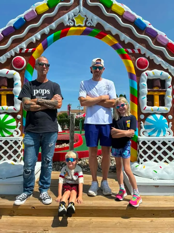 family at nicks mini golf ocmd