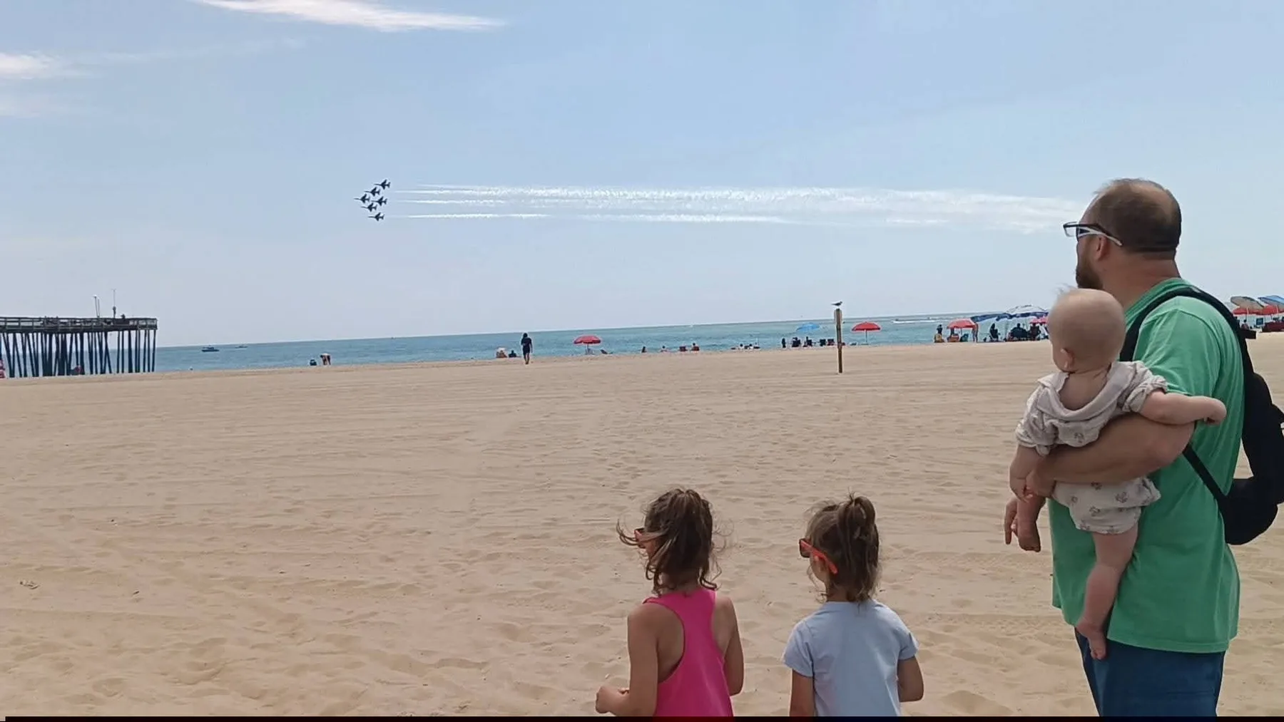 family watching the thunderbirds in ocean city md