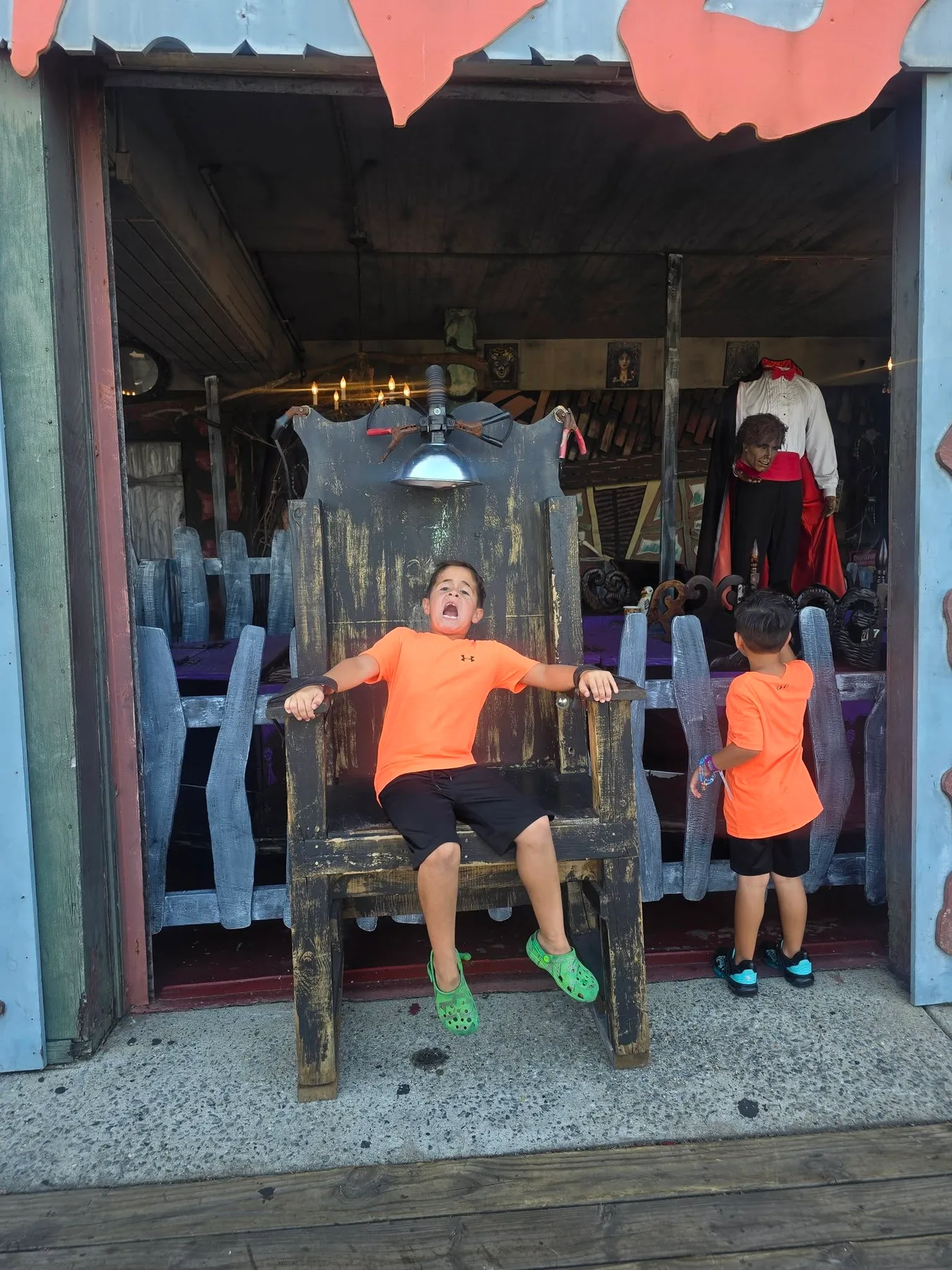 
Jen Nolan - Trimpers haunted house electric chair!!! We love oc!