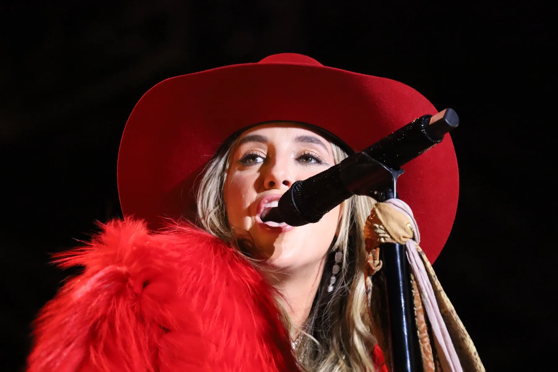 Lainey Wilson takes the Boot Stage by storm at Country Calling.
