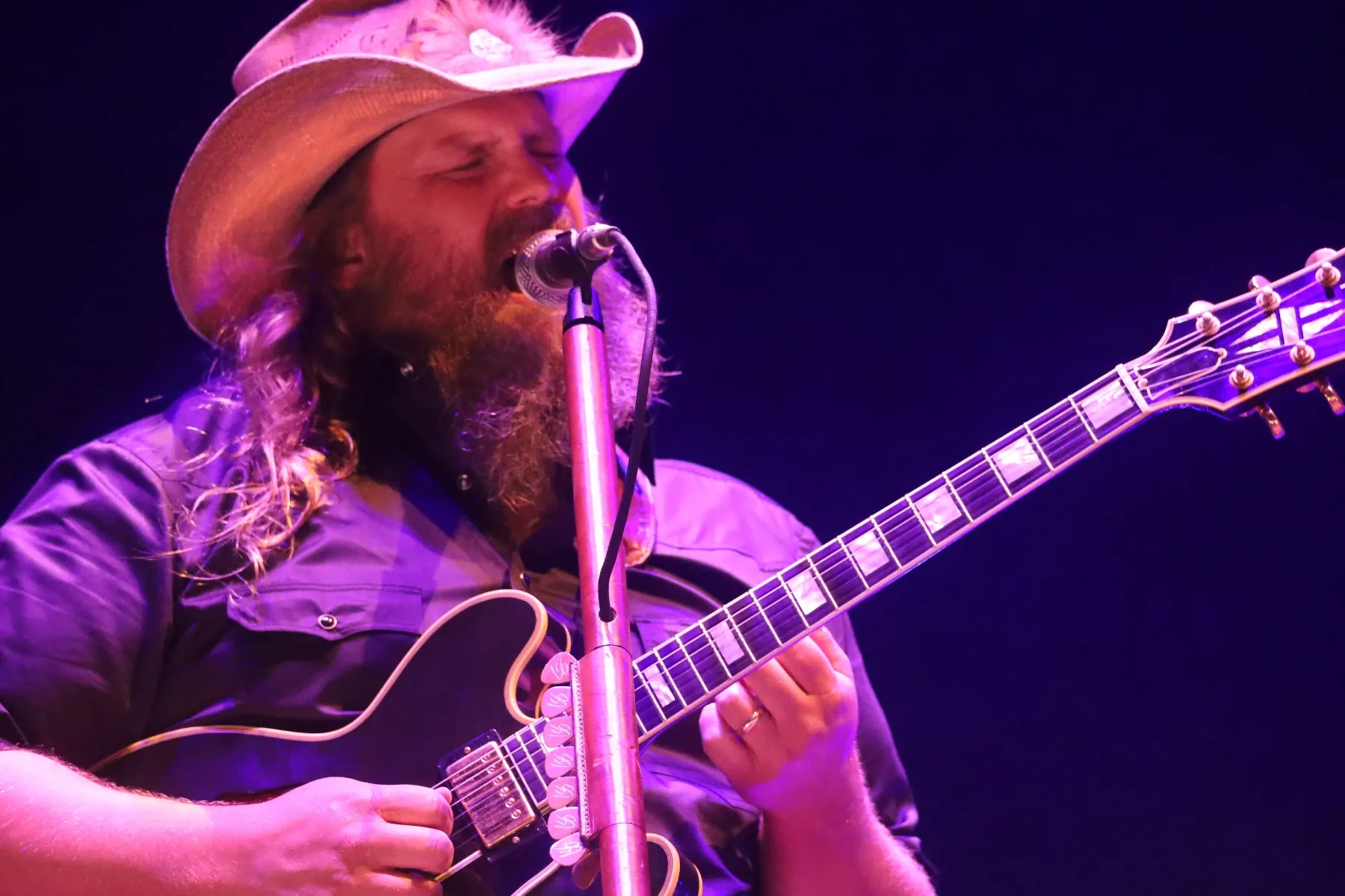 Chris Stapleton croons his music across the beaches of Ocean City, Md.