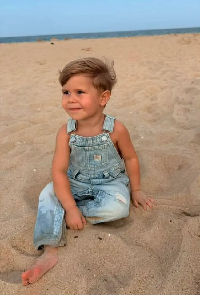 Elizabeth Martin - Yearly Family Beach Pics! But just a solo shot of our little guy😊