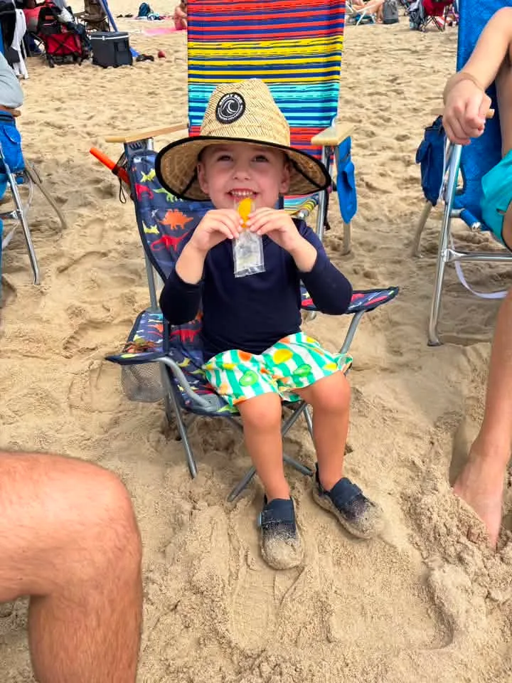 Hanna Marie - Nothing better than a freeze pop on the beach