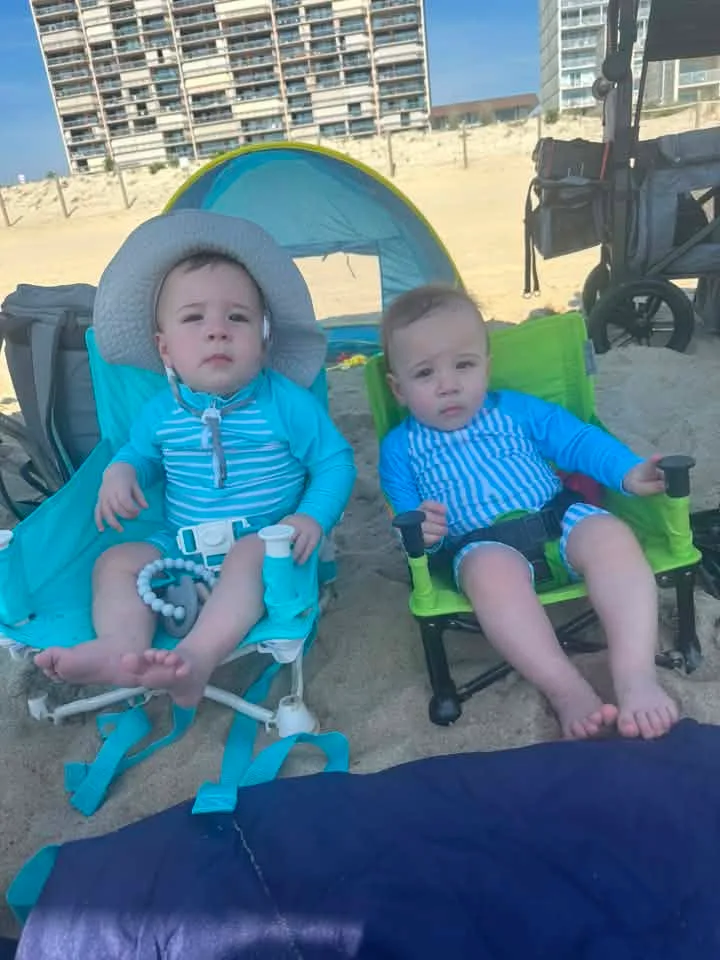 Robert Brooks
A͏u͏g͏u͏s͏t͏ ͏2͏8͏ ͏a͏t͏ ͏8͏:͏3͏5͏ ͏A͏M͏
  ·

First time at the beach for the twins!