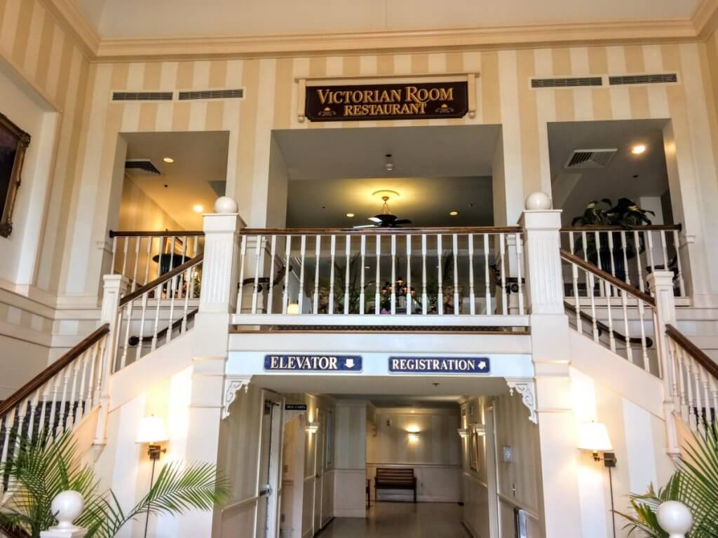 dunes manor entrance
