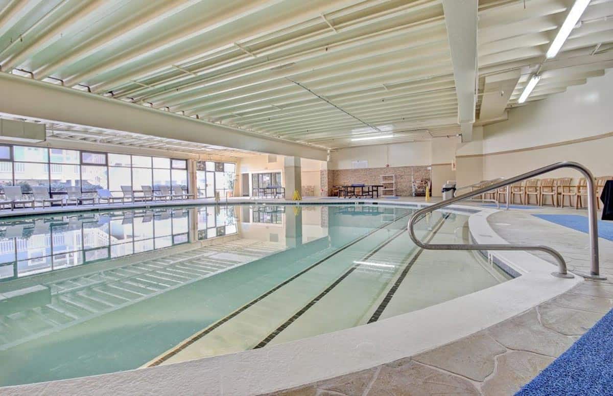 Carousel_Indoor-pool
