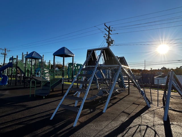 Bayside Park at 3rd Street playground