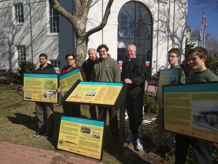 Will Rothermel (center), fellow Boy Scouts from Troop 261,  former Mayor Jim Mathias and Mayor Rick Meehan at City Hall in 2016