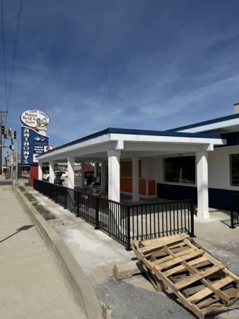 New eatery at Phil. Ave and 17th Street